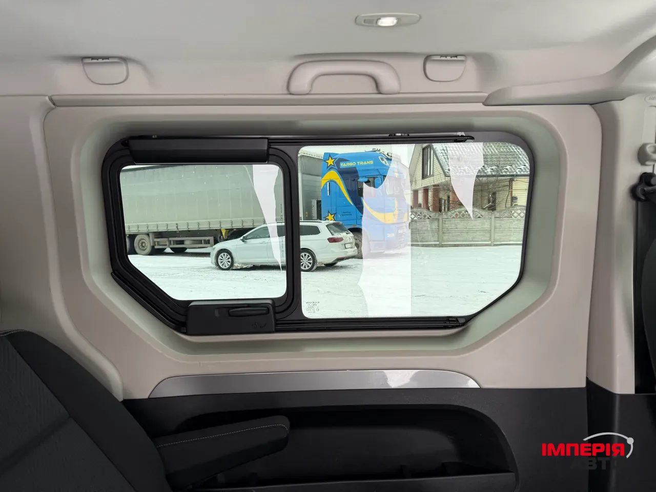 Renault Trafic - фото 12