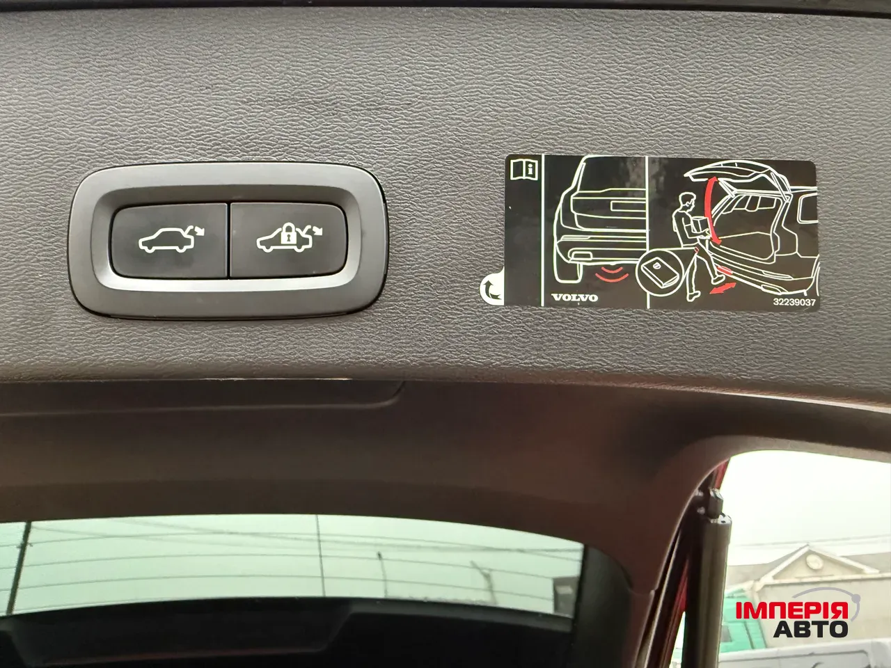 Volvo XC40 - фото 10