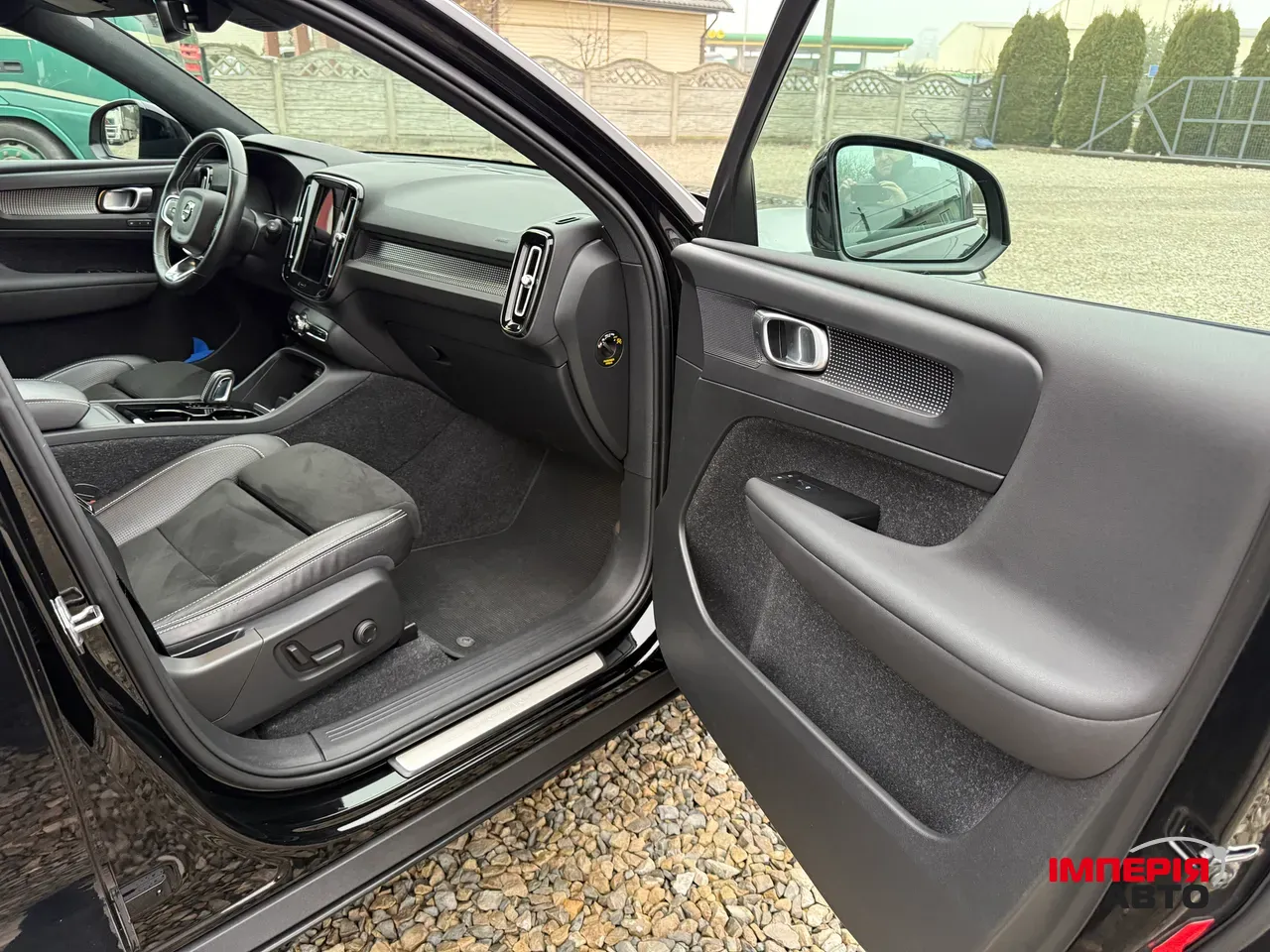 Volvo XC40 - фото 17