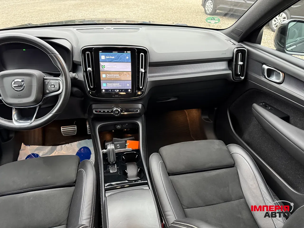 Volvo XC40 - фото 19