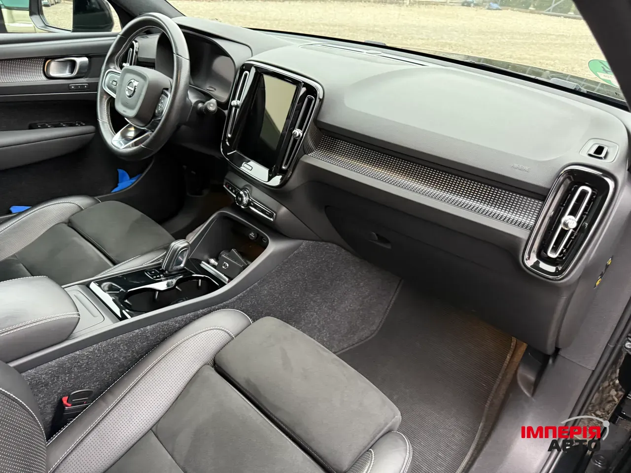 Volvo XC40 - фото 13