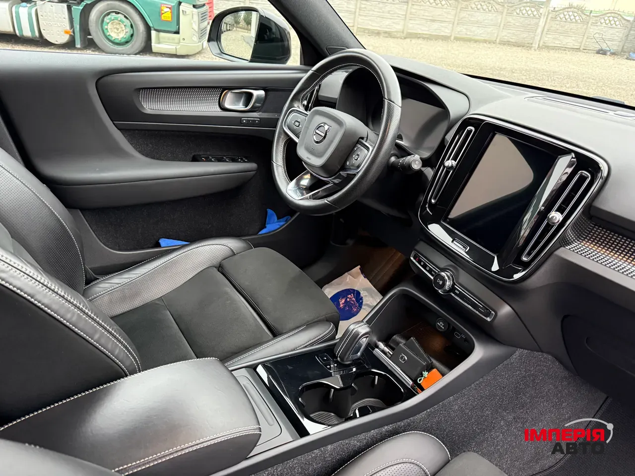 Volvo XC40 - фото 15