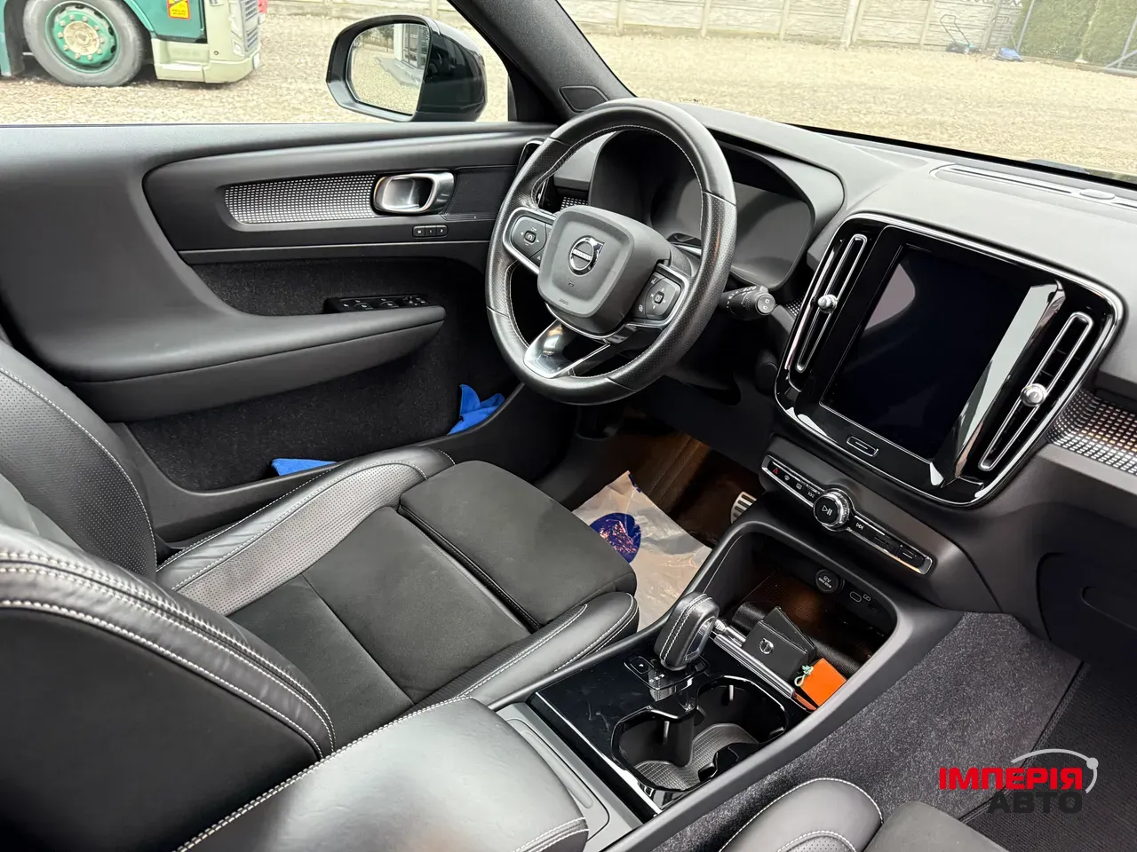 Volvo XC40 - фото 14