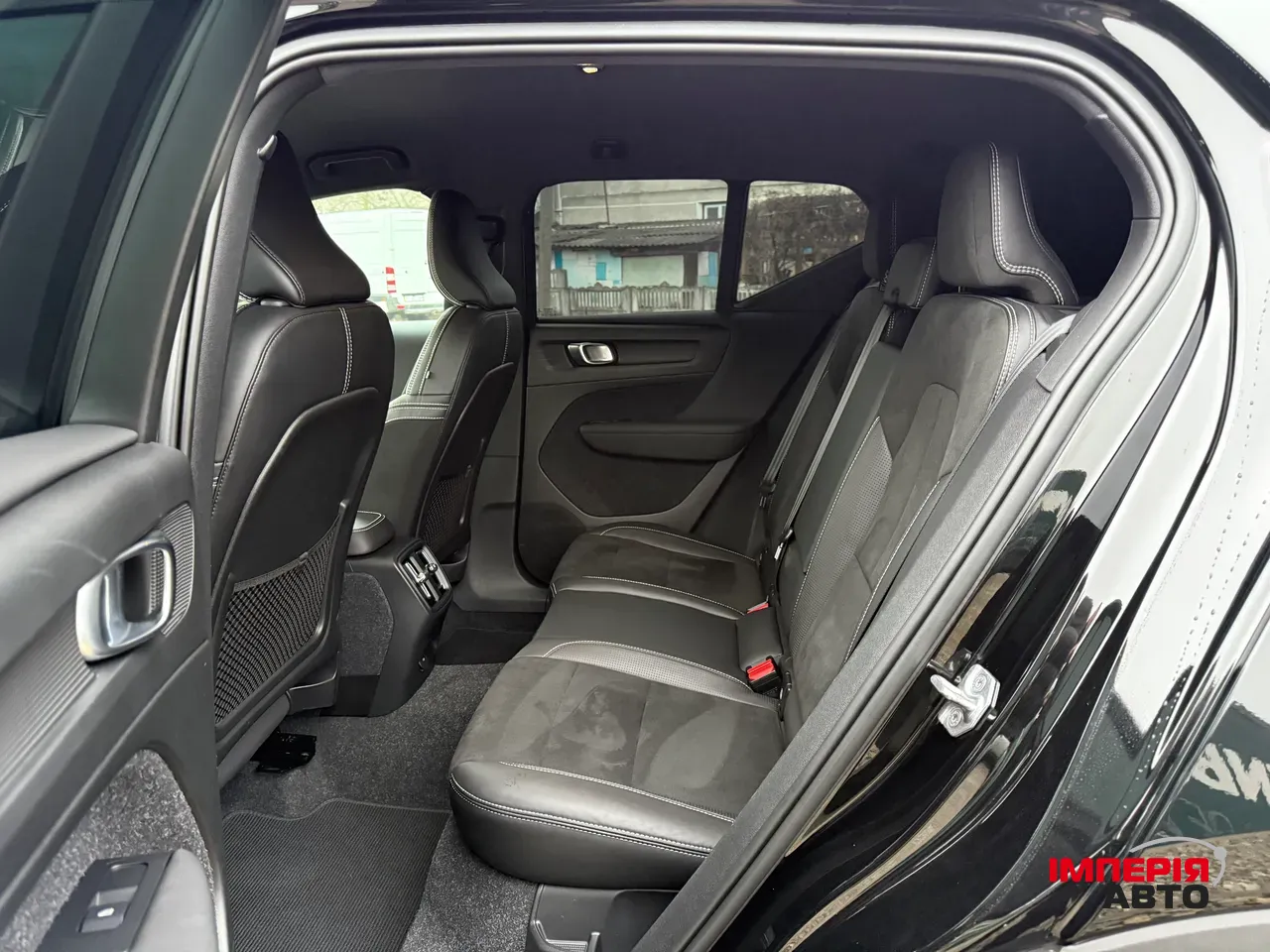 Volvo XC40 - фото 30