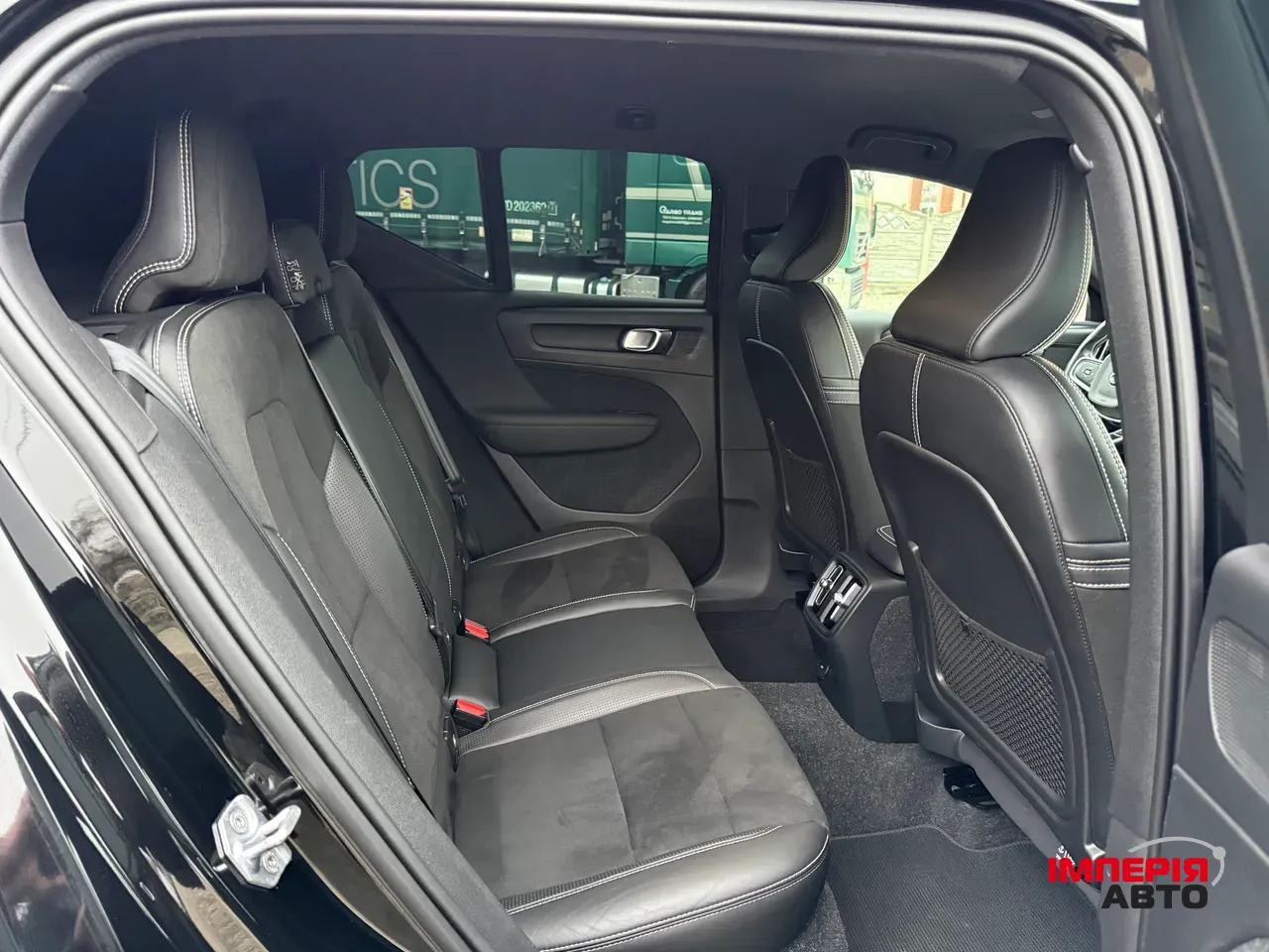 Volvo XC40 - фото 23