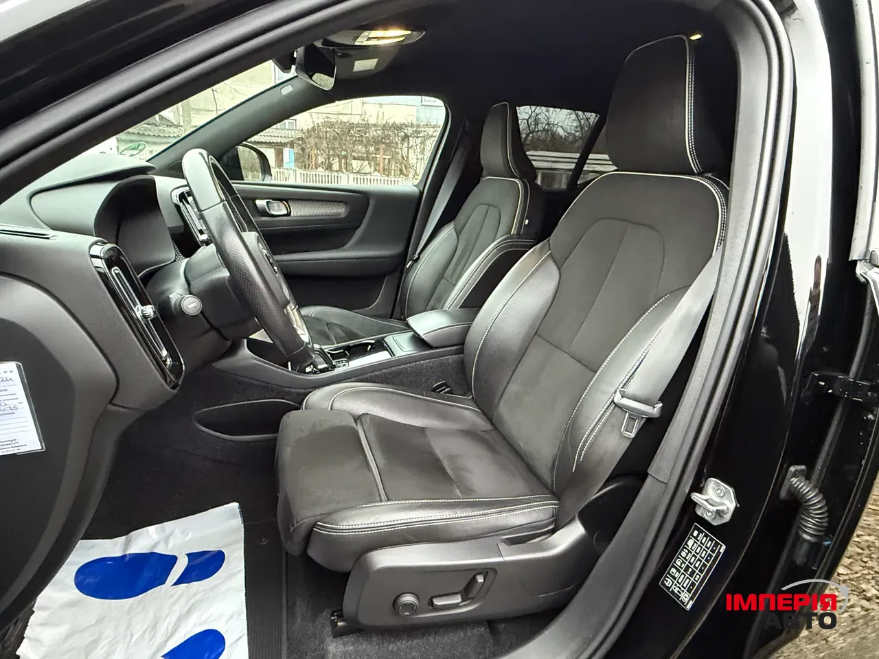 Volvo XC40 - фото 33