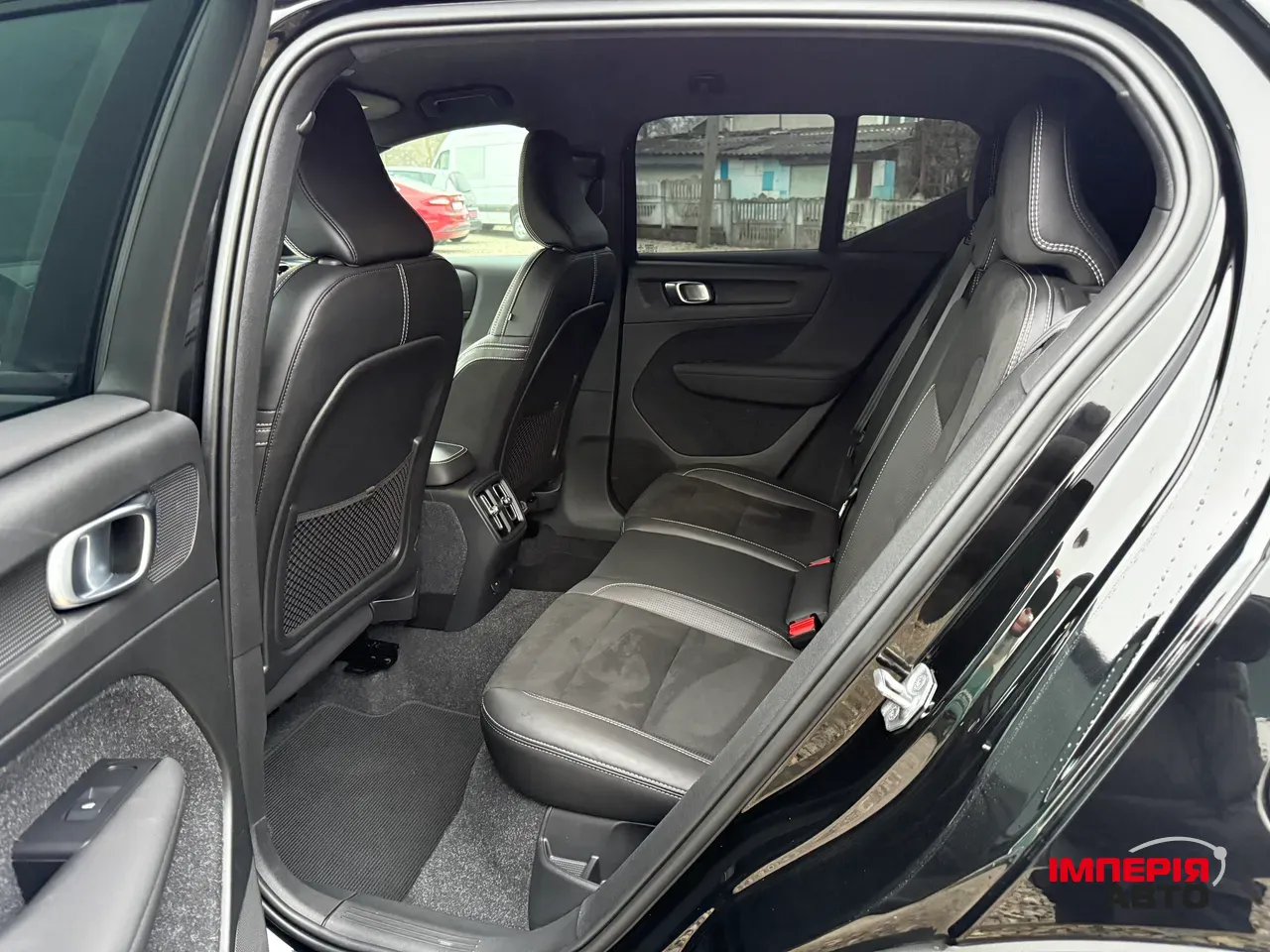 Volvo XC40 - фото 31