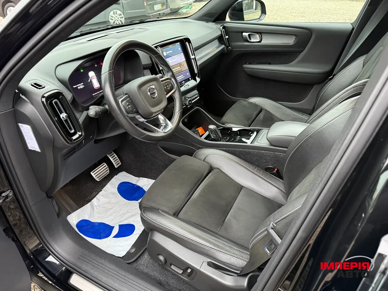 Volvo XC40 - фото 32