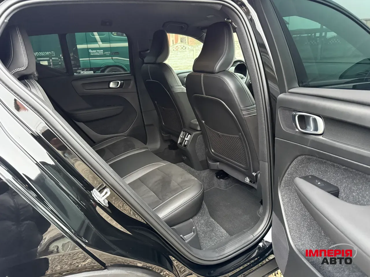 Volvo XC40 - фото 25