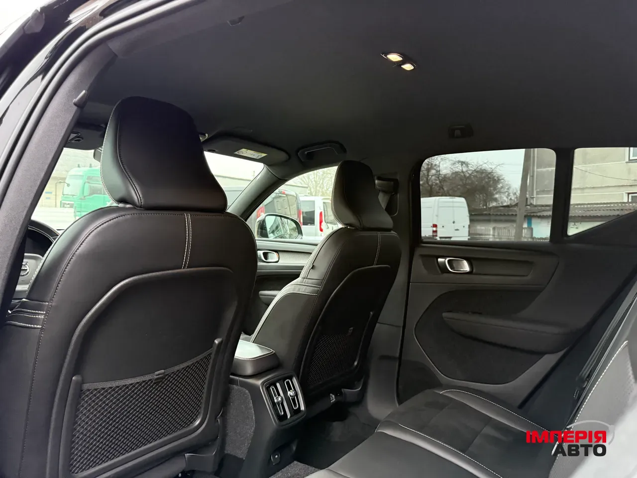 Volvo XC40 - фото 29