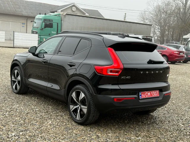 Volvo XC40 - фото 4