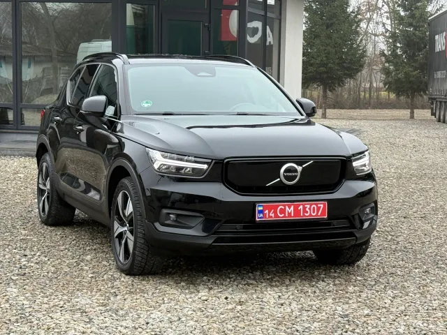 Volvo XC40 - фото 1