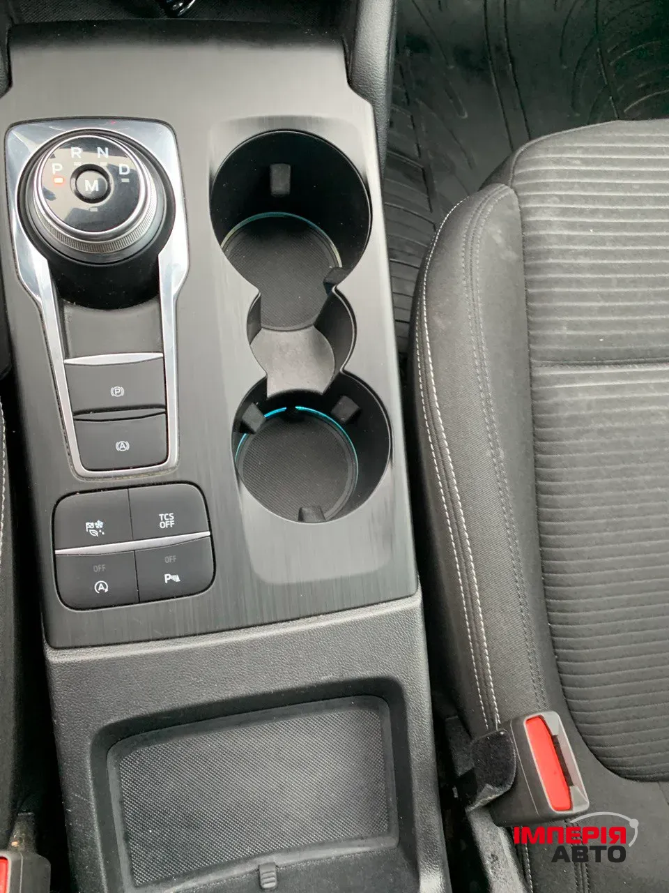 Ford Focus - фото 8