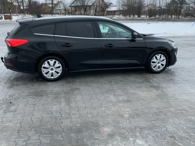 Ford Focus - фото 3
