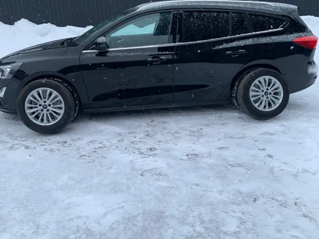 Ford Focus - фото 2