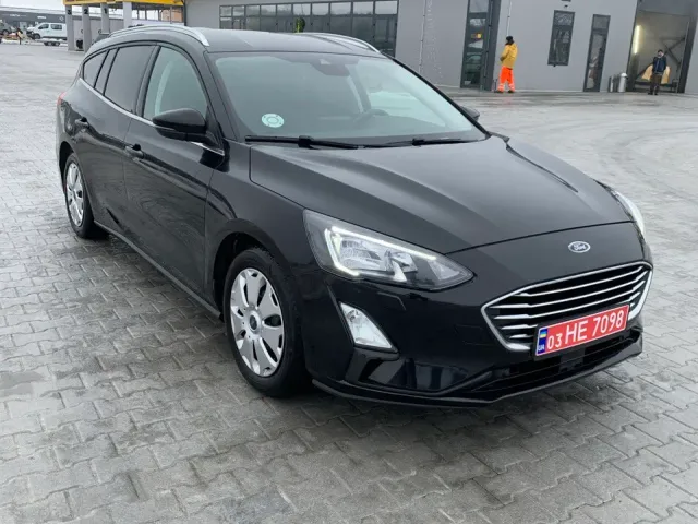 Ford Focus - фото 1
