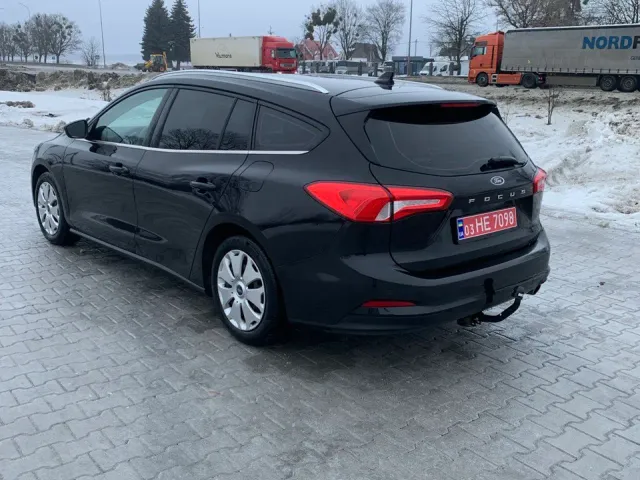 Ford Focus - фото 4