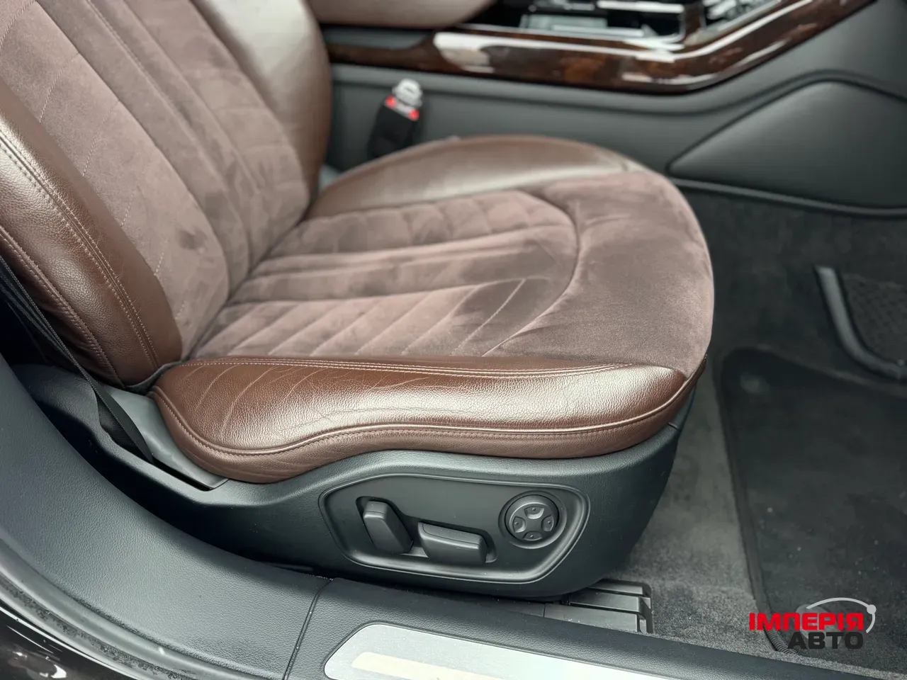 Audi A8 - фото 41