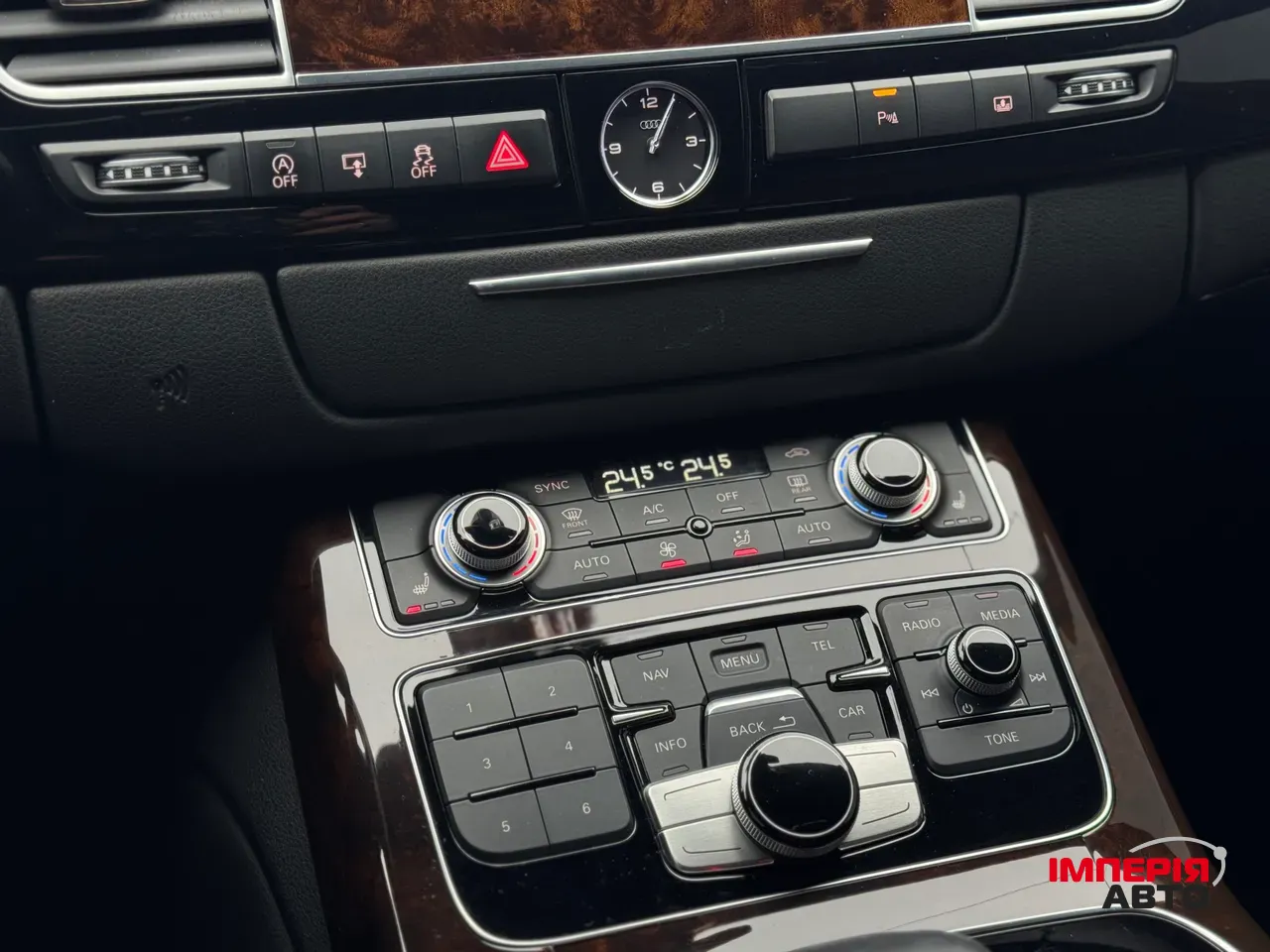 Audi A8 - фото 33