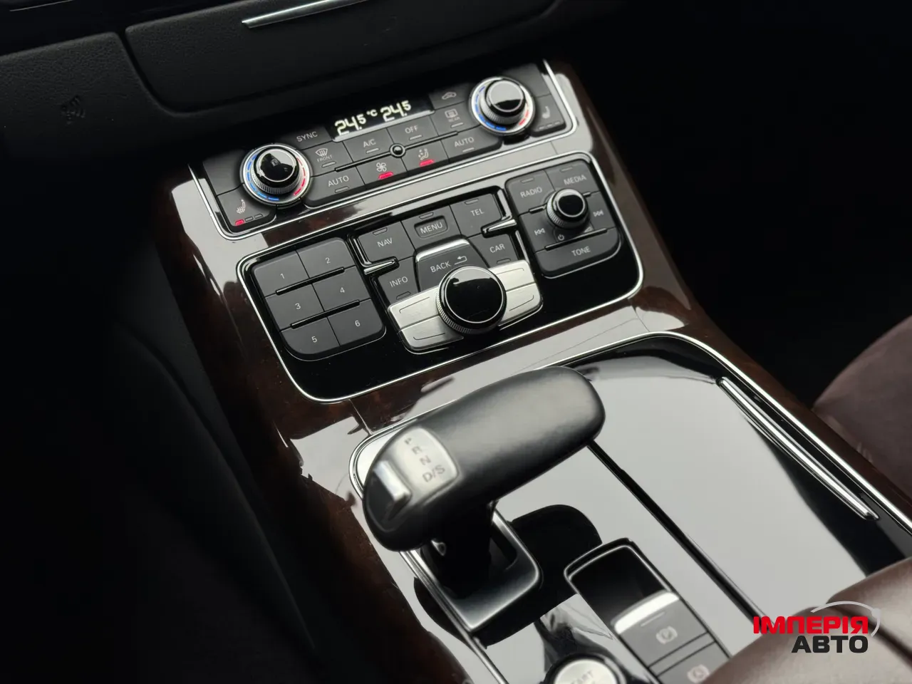 Audi A8 - фото 34