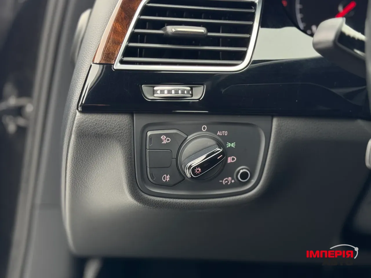 Audi A8 - фото 35