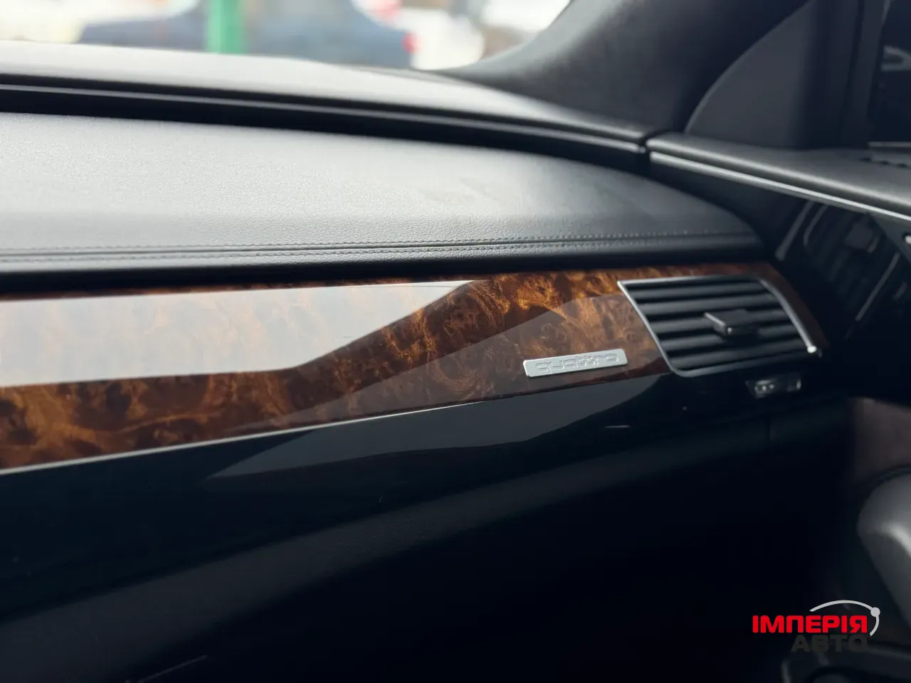 Audi A8 - фото 36