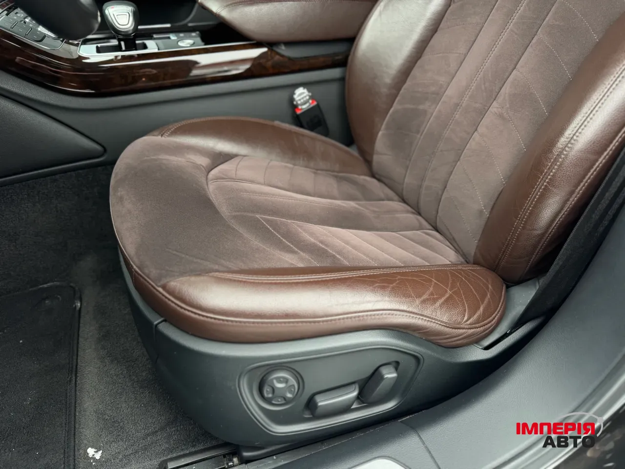 Audi A8 - фото 37