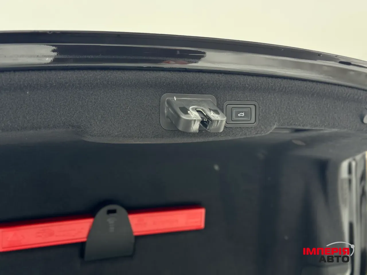 Audi A8 - фото 51