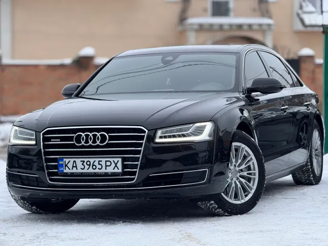Audi A8 - фото 1