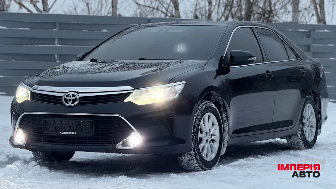 Toyota Camry - фото 2