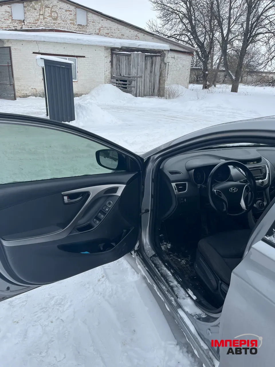 Hyundai Elantra - фото 3