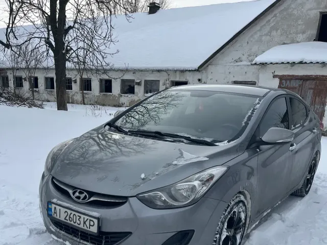 Hyundai Elantra - фото 2