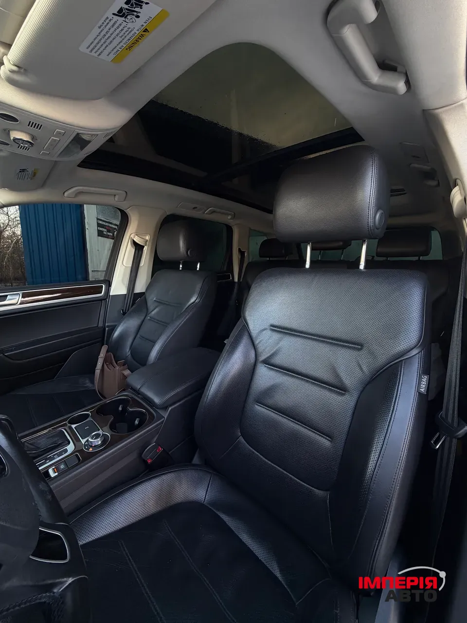 Volkswagen Touareg - фото 8