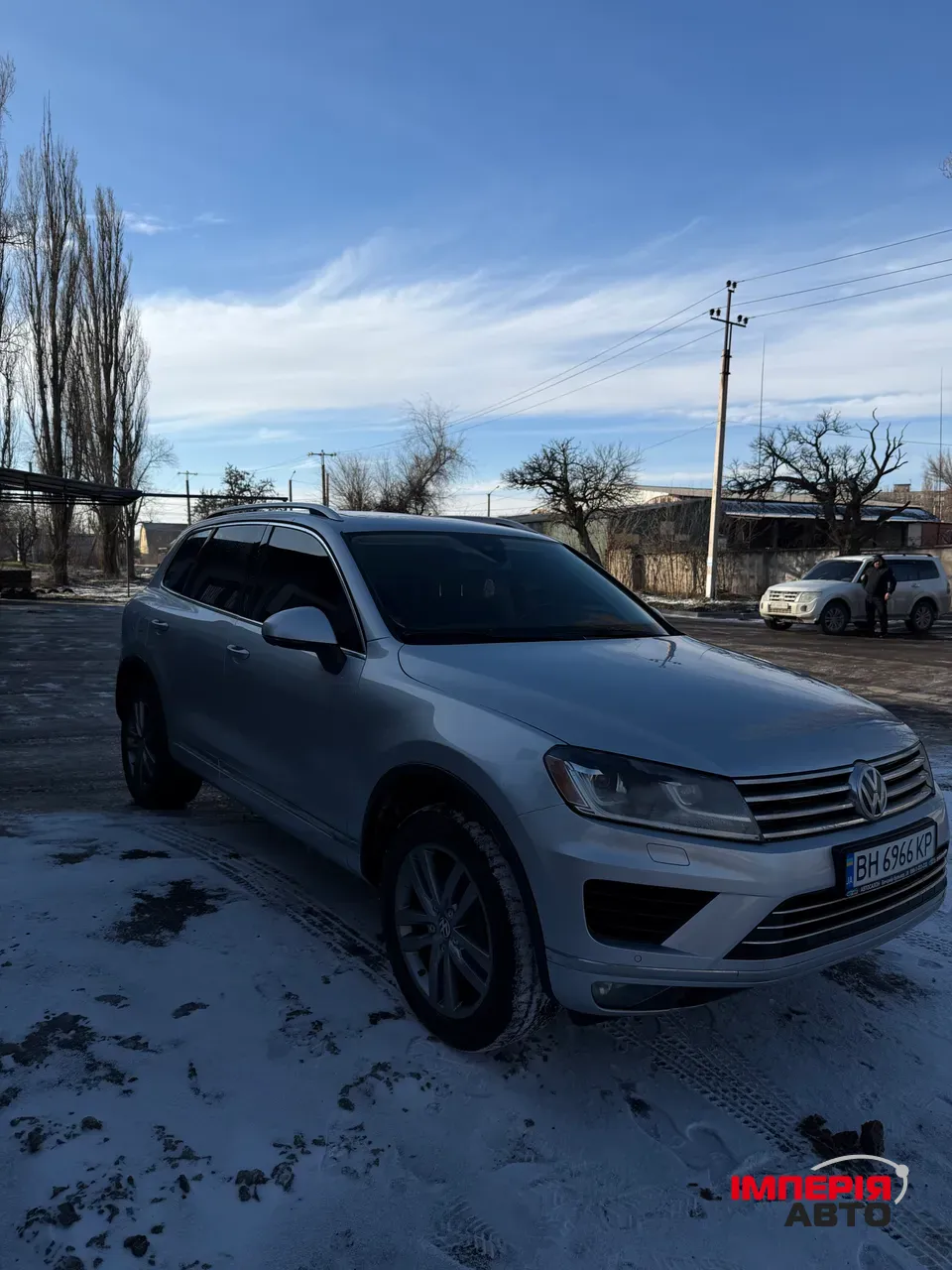 Volkswagen Touareg - фото 1