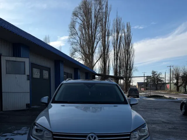 Volkswagen Touareg - фото 4