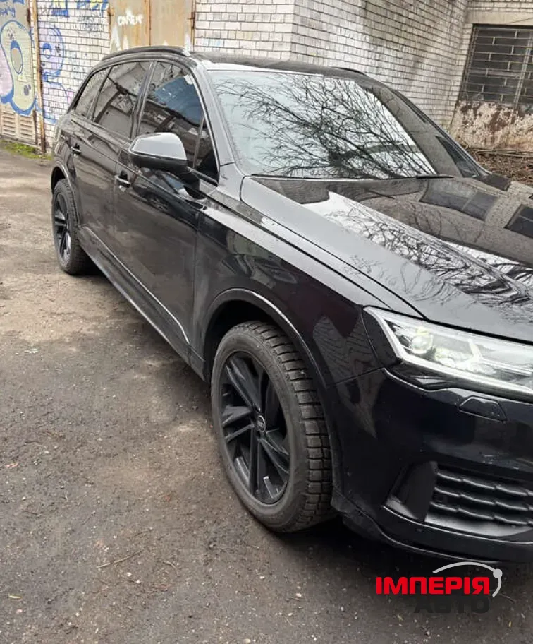 Audi Q7 - фото 2