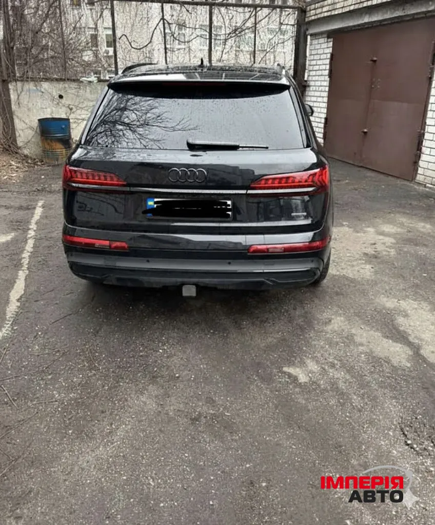 Audi Q7 - фото 3
