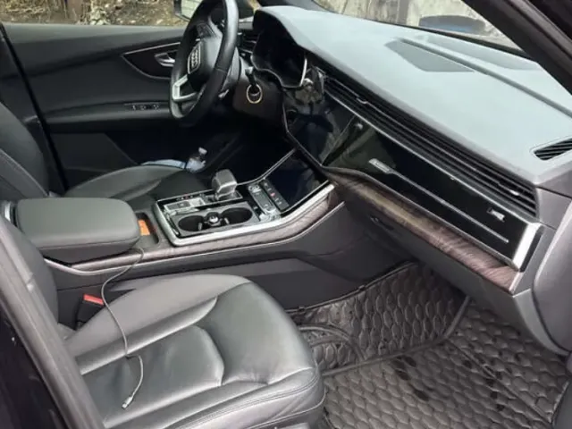 Audi Q7 - фото 5