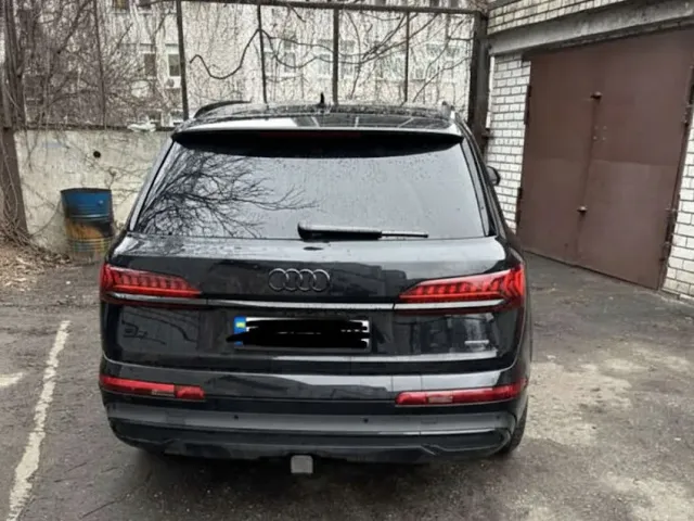 Audi Q7 - фото 3