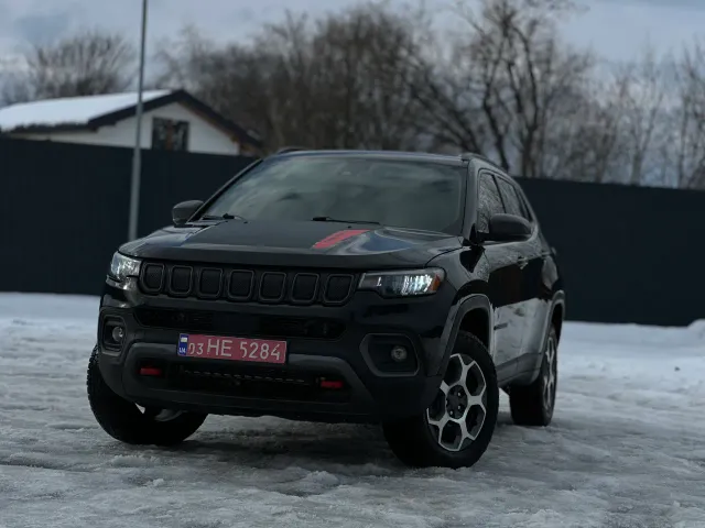 Jeep Compass - фото 1