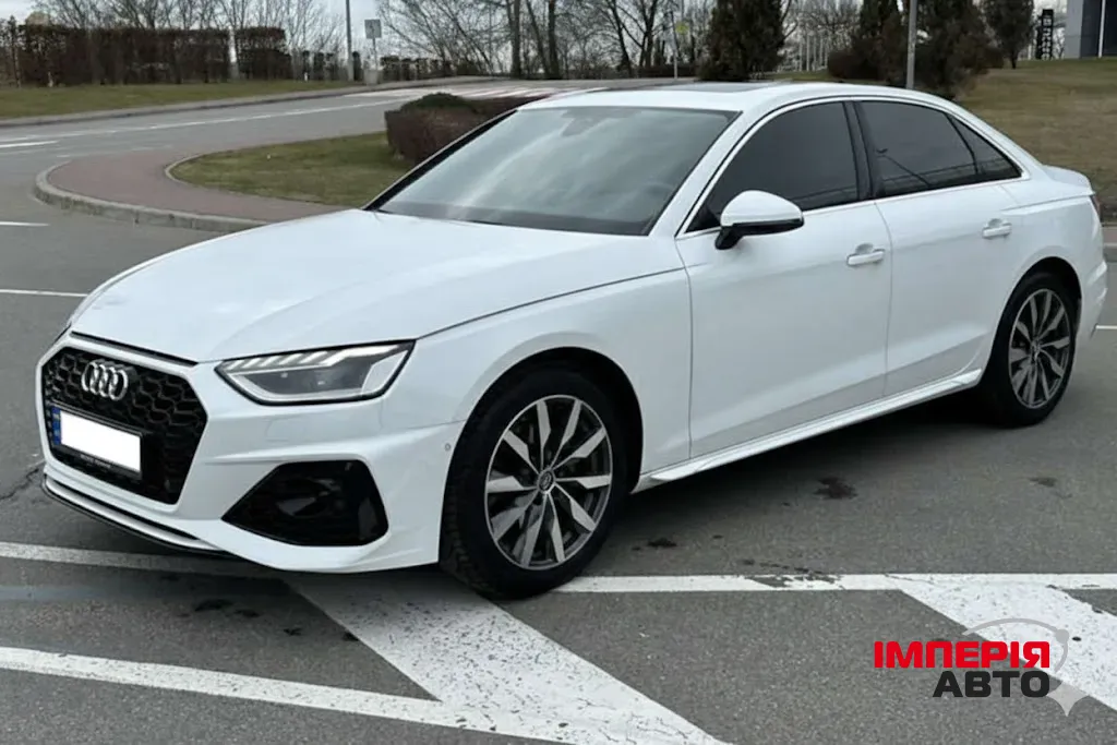 Audi A4 - фото 5