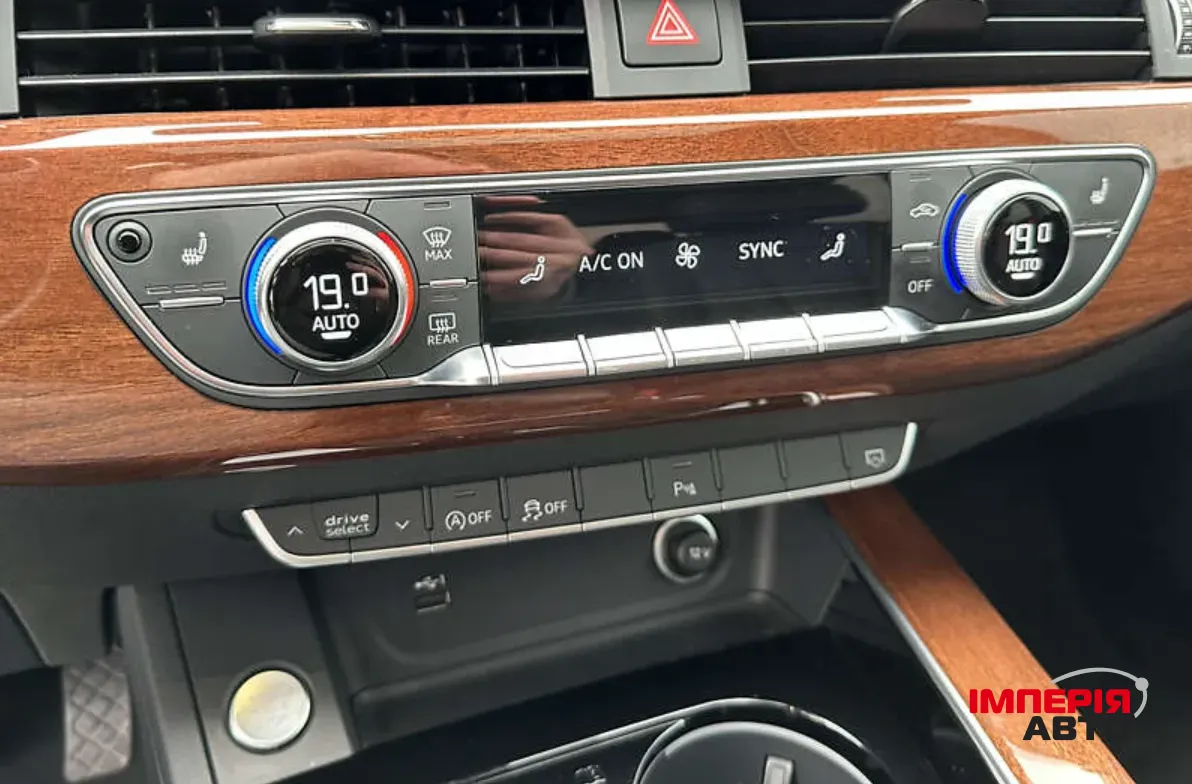 Audi A4 - фото 13