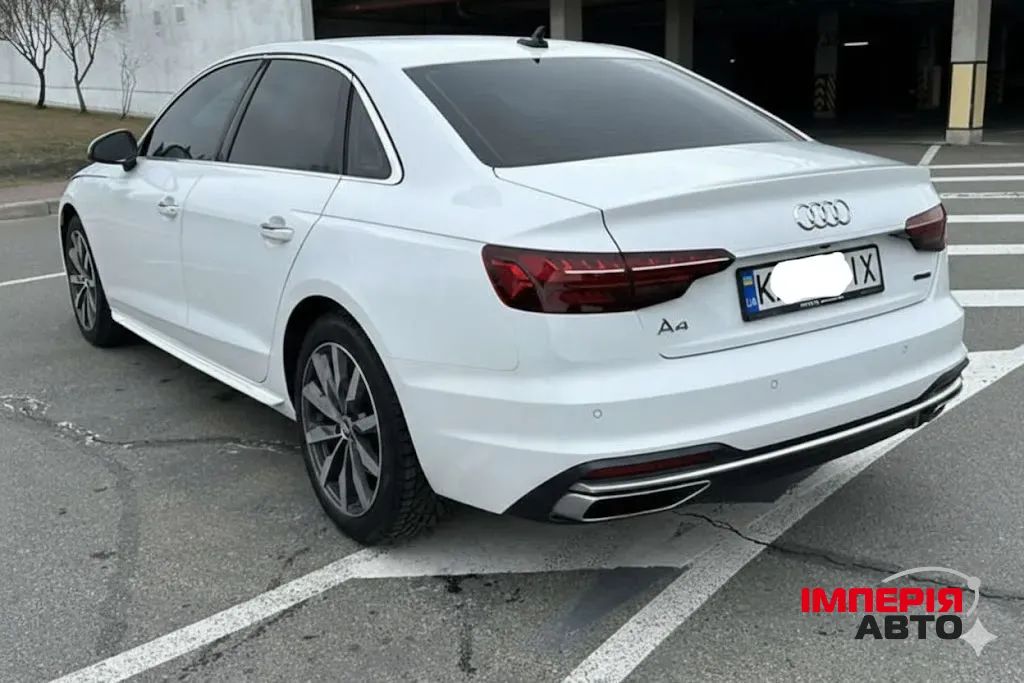 Audi A4 - фото 1