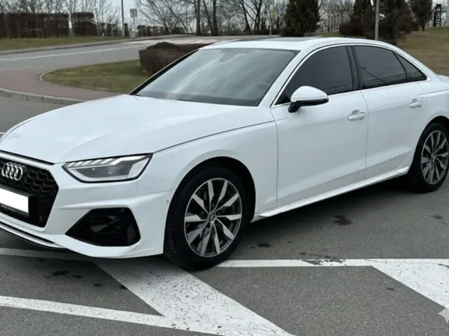 Audi A4 - фото 5