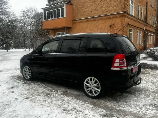 Opel Zafira - фото 3