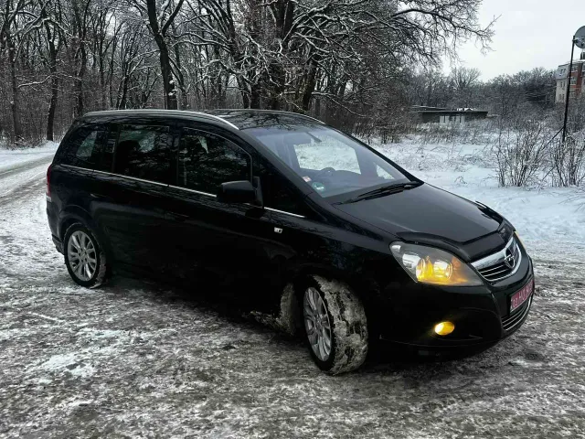 Opel Zafira - фото 5