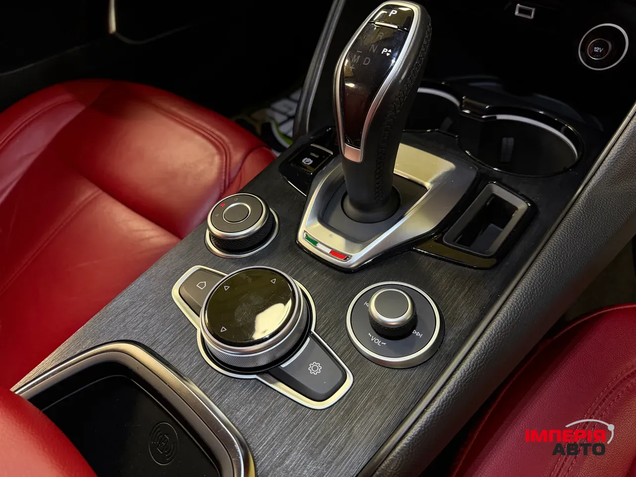 Alfa Romeo Giulia - фото 17