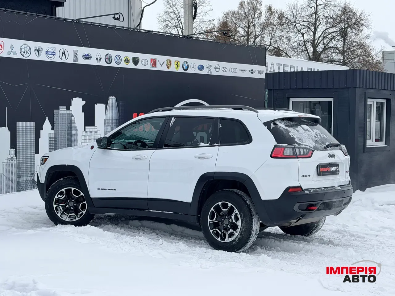 Jeep Cherokee - фото 4