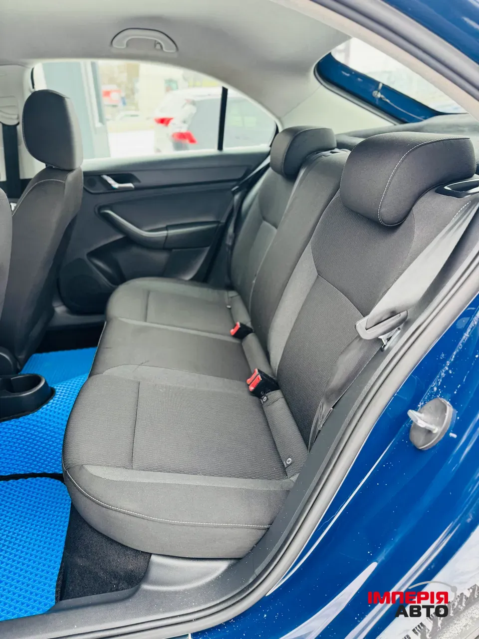 Skoda Rapid - фото 8