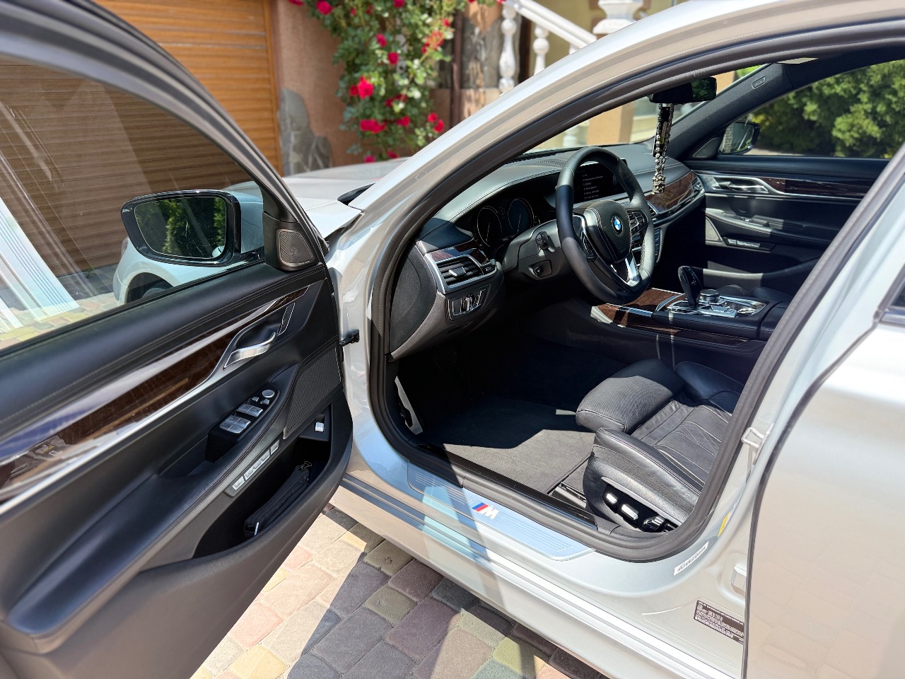 BMW 7 серії - фото 14